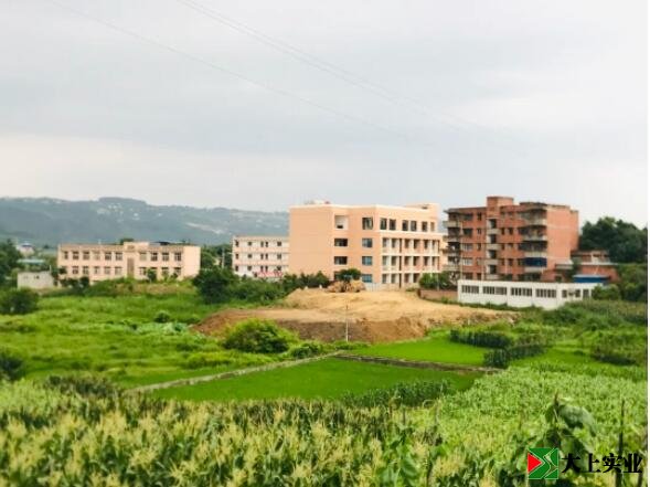 運動(dòng)場(chǎng)建設工地全景