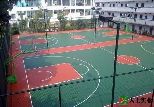 鋪設籃球場(chǎng)地坪
