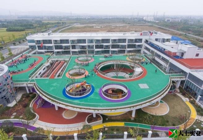 幼兒園屋頂運動(dòng)場(chǎng)