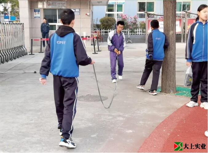 學(xué)生以小組為單位進(jìn)行實(shí)地測量