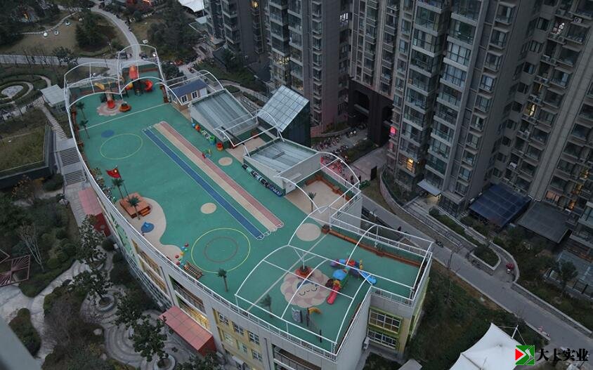 幼兒園樓頂運動(dòng)場(chǎng)