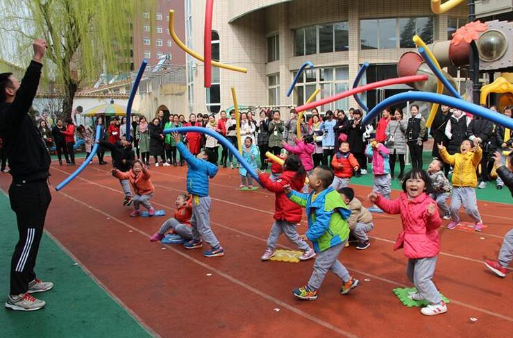 幼兒園戶(hù)外地面鋪裝材料
